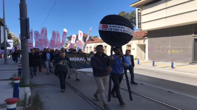 CHP Gençlik'ten siyah çelenkli protesto!