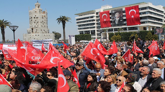 CHP İzmir Lider'e saldırıya tepki için alanda: Kitlesel eylemde çifte istifa çağrısı!