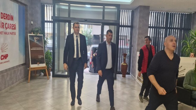 CHP İzmir de kritik zirve: Ve Çağatay Güç il binasında!