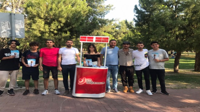 CHP İzmir'den 30 ilçede ‘genç üye' standı!
