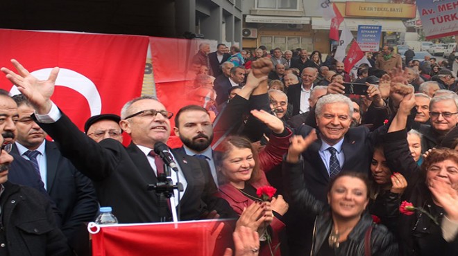 CHP Karabağlar'da adaylardan gövde gösterisiyle resmi ilan!