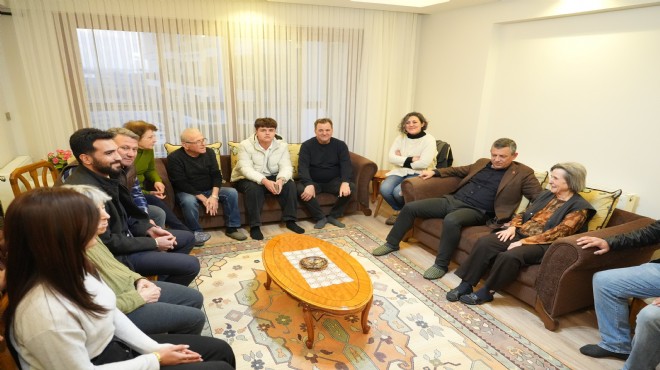 CHP Lideri Özel den İzmir de taziye ziyareti