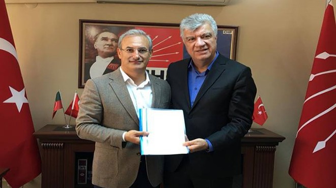Ve CHP İl Eski Başkanı Engin dosyasını aldı: Karşıyaka'ya resmen aday adayı!