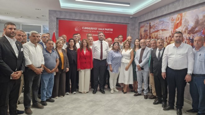 CHP de İzmir de ilk ilçe başkanları toplantısı: Gümrükçü, Menderes meclis aritmetiğini açıkladı!