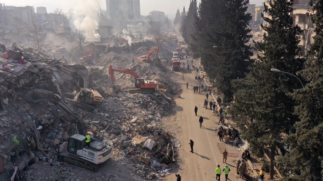 CHP den 81 ilde 6 Şubat için anma töreni