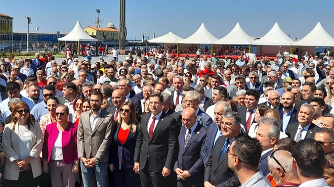 CHP'den Cumhuriyet Meydanı'nda çifte kutlama!