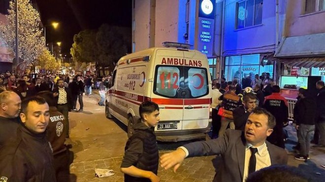 CHP ilçe binasının balkonu çöktü: 18 yaralı