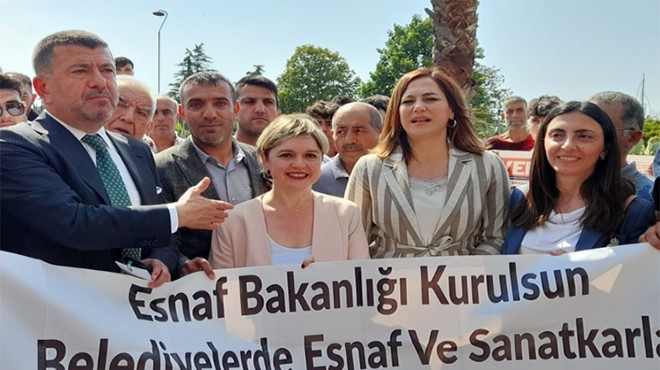 CHP'li Böke ve Ağbaba İzmir'de sahaya indi: Çarpıcı mesajlar, 'seyyar'dan teşekkür ve yürek burkan anlar!