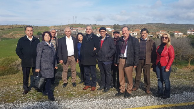 CHP'de o ilçede örnek tablo: Aday adayları sahada tek yumruk!