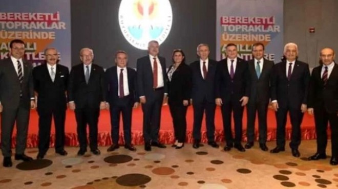 CHP'li 11 büyükşehir belediye başkanı buluşuyor