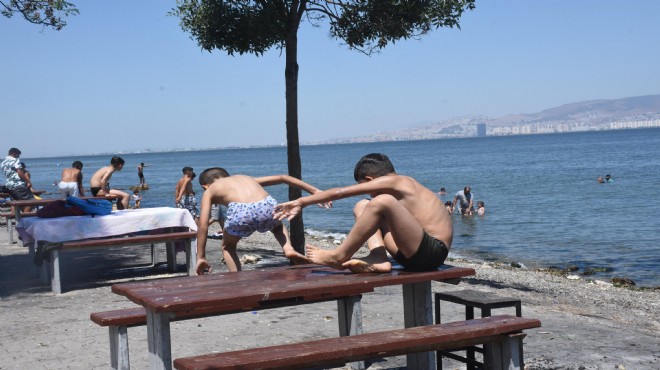 Caddeler boşaldı, İzmir Kent Ormanı'na akın etti!