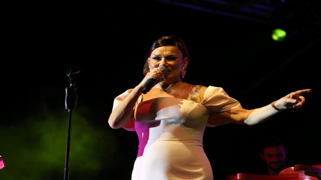 Çandarlı’nın geleceğine imza Deniz Seki ile merhaba dedi!