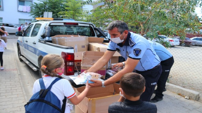 Çeşme Belediyesi’nden öğrencilere hijyen kiti