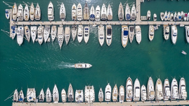 Çeşme Marina kapalı gişe... Yeni trend: Teknede karantina!