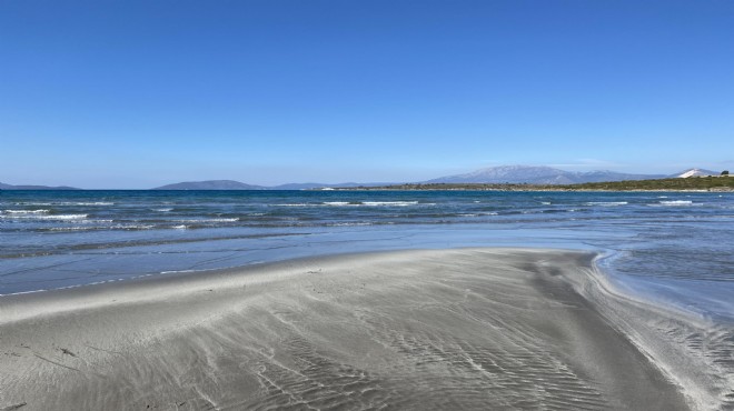 Çeşme de deniz çekildi, tekneler karaya oturdu!