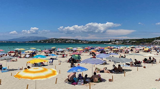 Çeşme plajları doldu