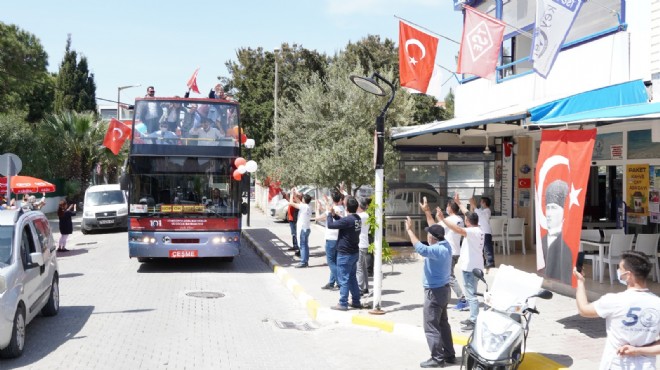 Çeşme sokaklarında 23 Nisan korteji