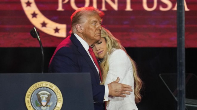 Charlie Kirk için anma töreni: Trump ve Musk da katıldı