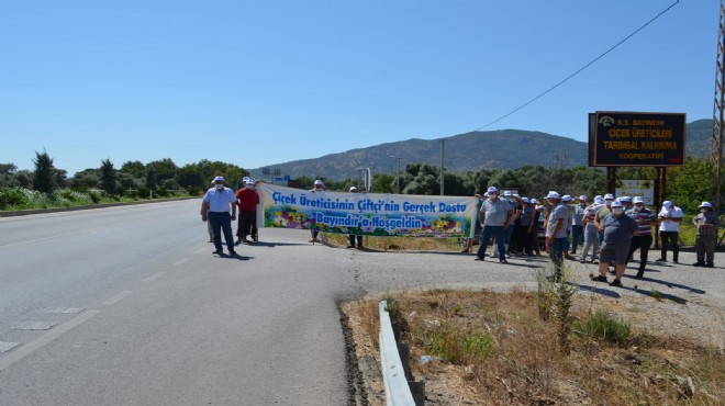 BAYÇİKOOP'tan Soyer'e pankartlı selamlama