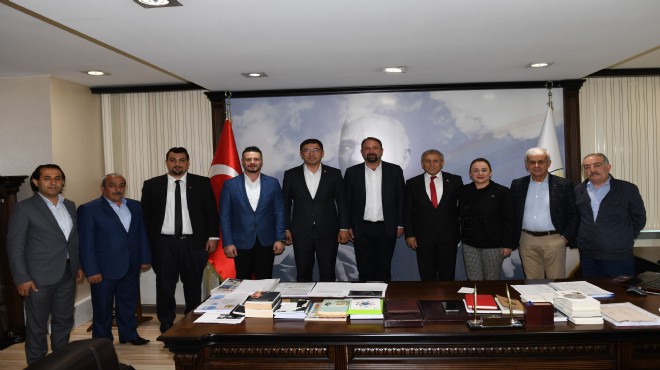 CHP Genel Başkan Yardımcısı Kaya'dan İzmir'de tebrik turu!