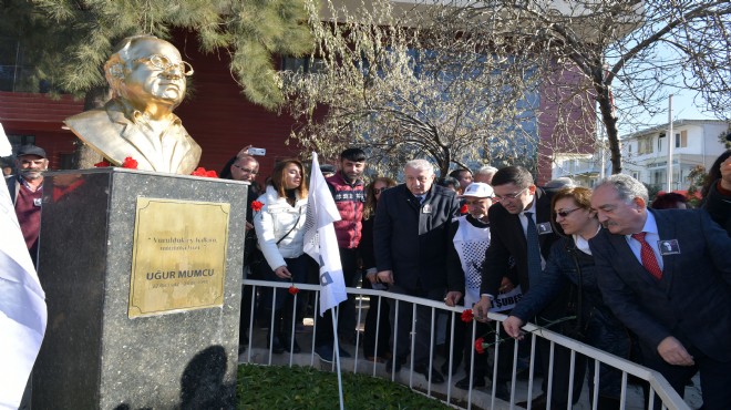 Çiğli Mumcu yu anıtı önünde andı