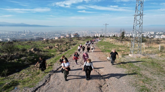 Çiğli de Cumhuriyet coşkusu doğa yürüyüşü ile sonlandı