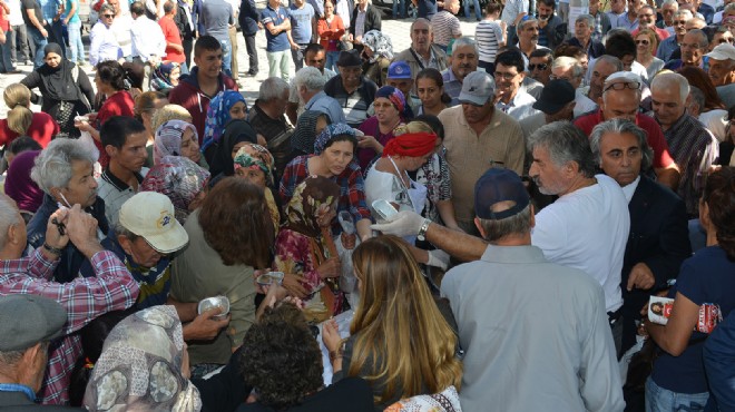 Çiğli'de aşure kazanı 'barış' için kaynadı