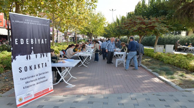 Çiğli de edebiyat sokağa indi!