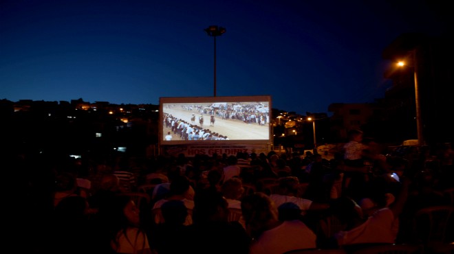 Çiğli'de sinema şölenine büyük ilgi