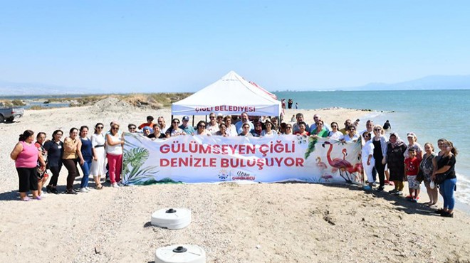 Çiğli'de tarihi gün: Homa Dalyanı sahilinde deniz keyfi!
