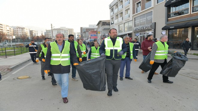 Çiğli'nin temizlik ekibi sahada tam gaz!