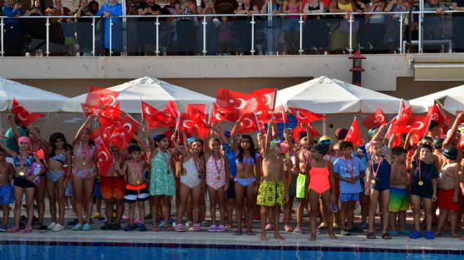 Çiğli’de geleneksel yüzme şenliği coşkusu