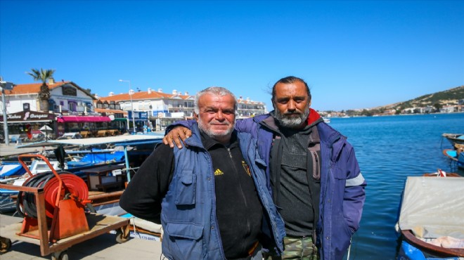 Denize düşen eğitim uçağındaki pilotların kurtarılmasına yardım eden balıkçılar o anları anlattı