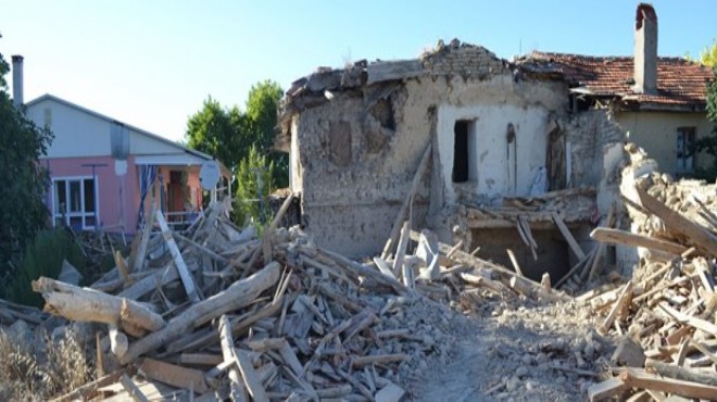 Denizli'de deprem sonrası hasar raporu!