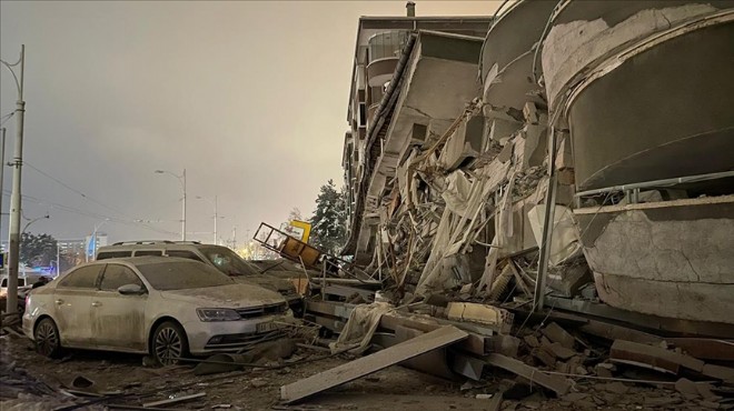 Deprem sonrası valilerin görev yerleri değiştirildi