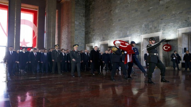 Devlet erkanı Anıtkabir'de, Ata'nın huzurunda!