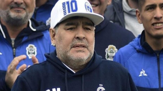 Diego Armando Maradona hayatını kaybetti