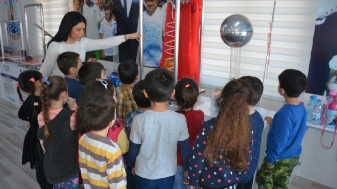 Dikili de çocuk bilim evine ziyaretçi akını