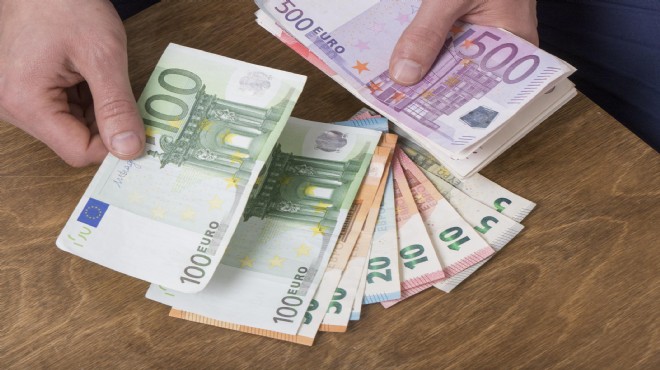 Dolar ve Euro'da günün ilk rakamları