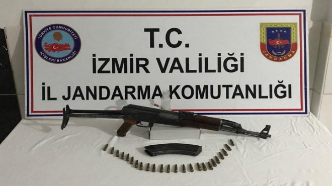 Durdurulan minibüsten kalaşnikof çıktı!