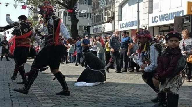 Tepki çeken görüntü sonrası o kaymakam merkeze alındı!