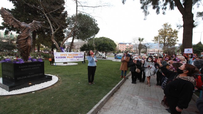 Efes Selçuk ta Zafer Tanrıçası anıtı