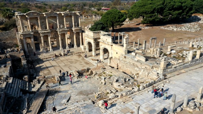 Efes teki yangın tabakası altından 1400 yıllık alışkanlık çıktı!