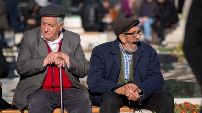 Emekliye yüzde 25 zam göründü