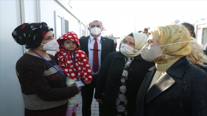 Emine Erdoğan dan İzmir de depremzedelere ziyaret
