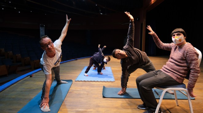 Engelleri Narlıdere'de yendi, o artık bir yoga eğitmeni!