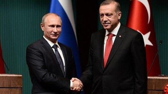 Erdoğan Putin'le 'salgını ve bölgeyi' görüştü