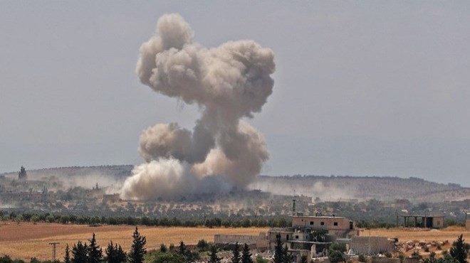 Esad güçleri İdlib de pazar yerini vurdu: 11 ölü