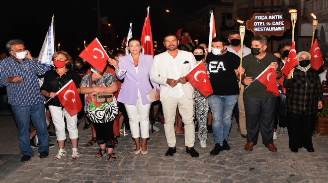 Foça'da 99.yıl gururu: Şölen gibi kutlama