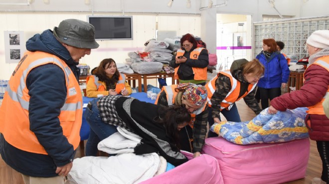 Foça nın deprem yardımları yola çıktı!